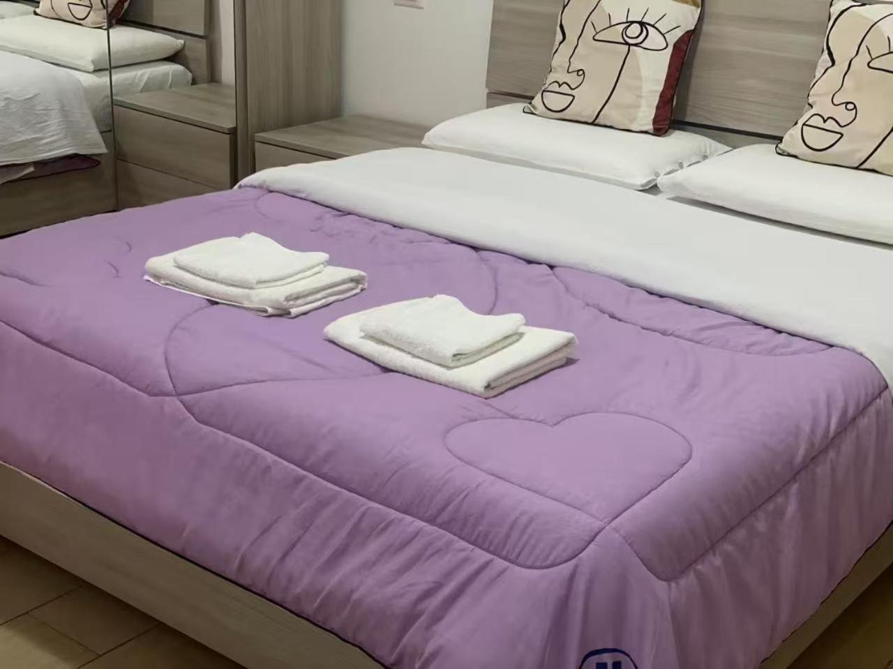 Hua Xia Room3 Venice
