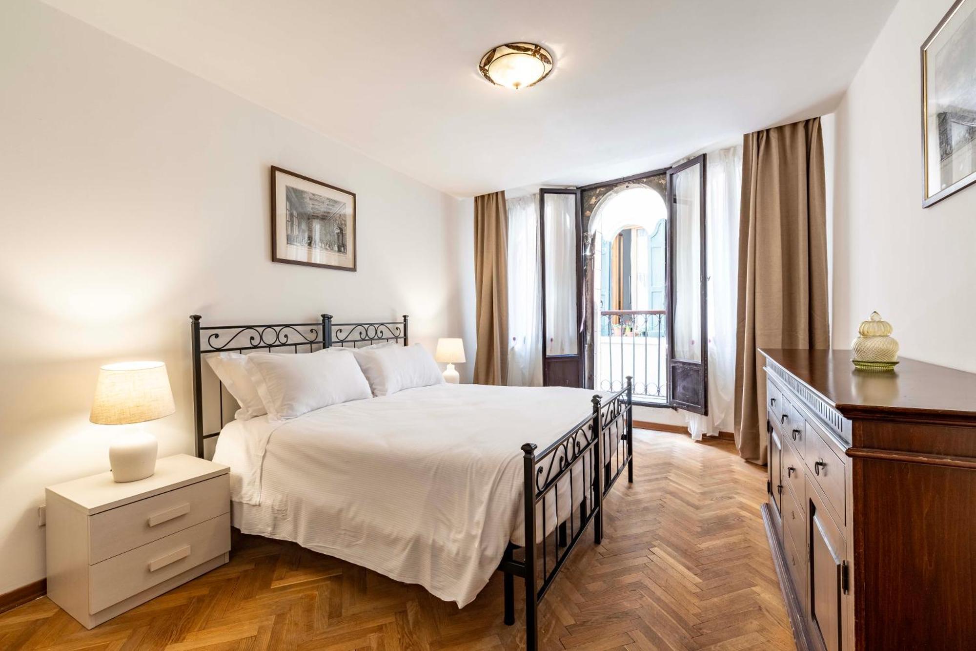 Apartment Torre Dell'orologio By Bricola Venice