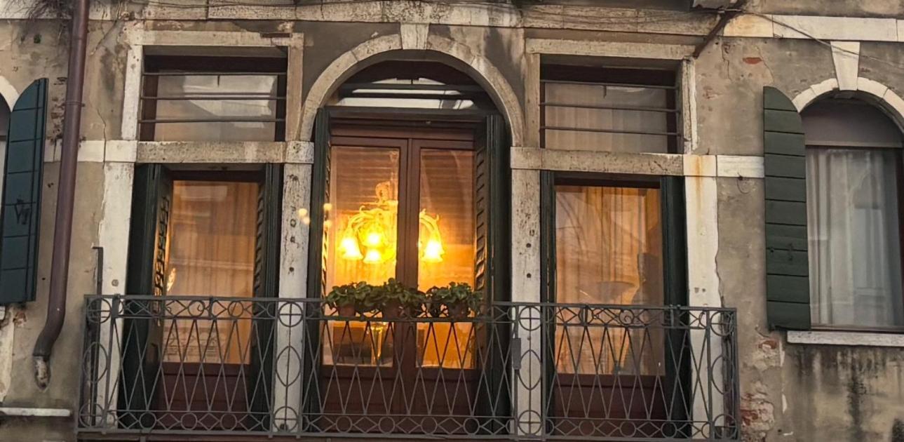 Luxury San Firmino Canal View Bed & Breakfast Venezia