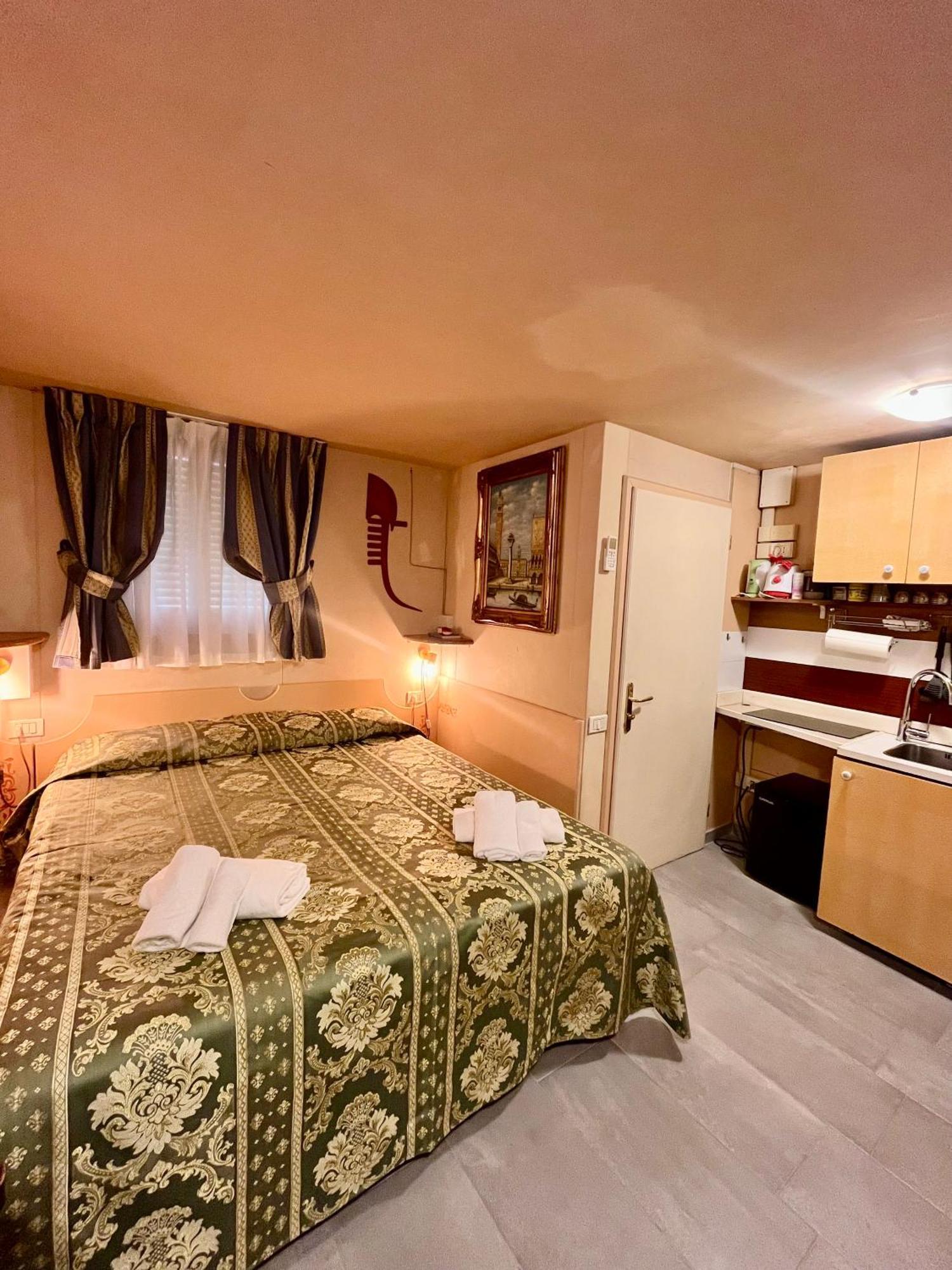 San Marcuola - Private In Guest house Venice