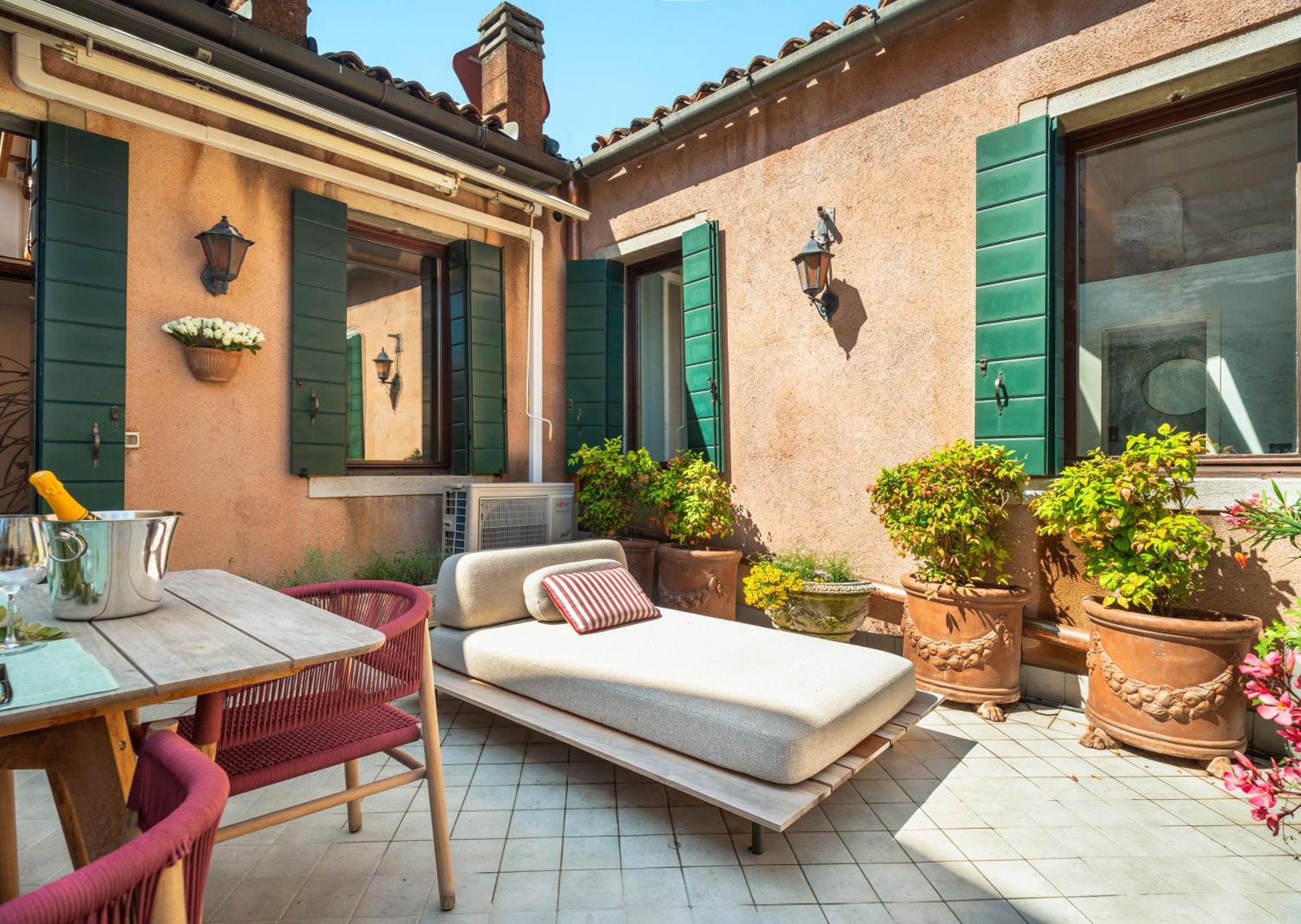 San Barnaba Palace R&r Apartment