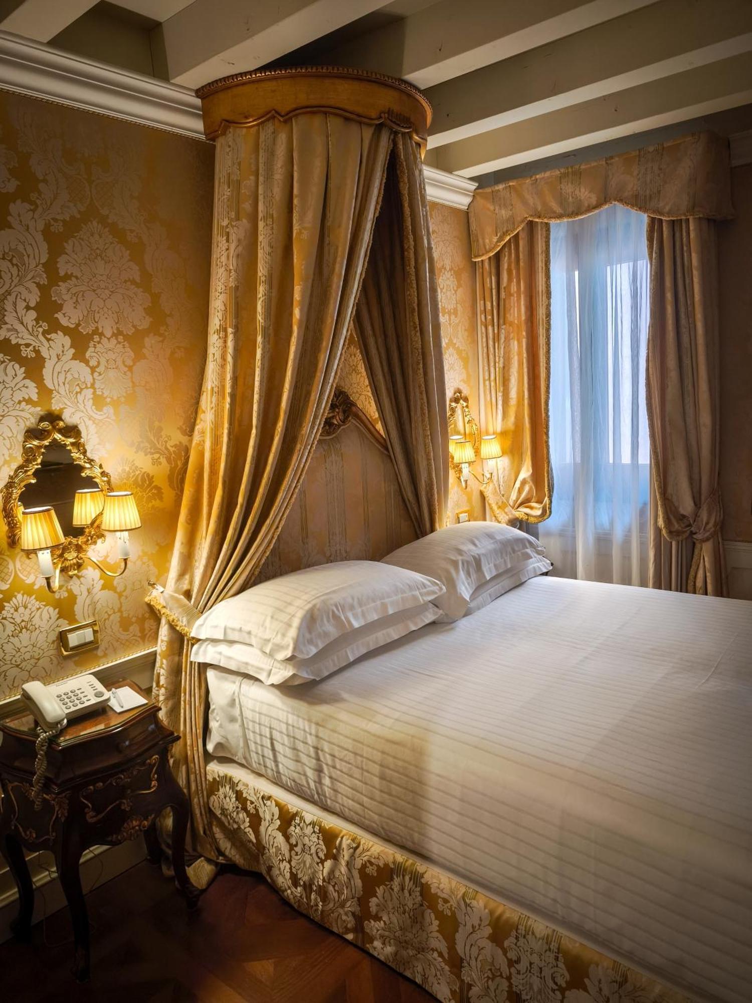 Hotel Canal Grande Venice