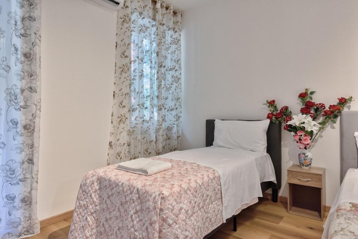 Leonardo Apartment
