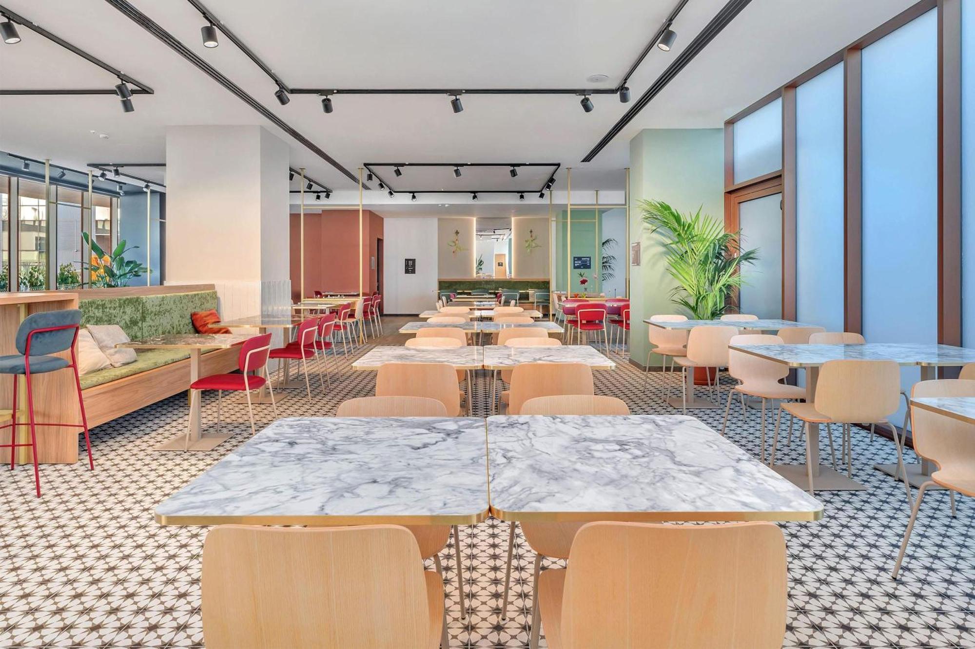 Laguna Hotel 3*