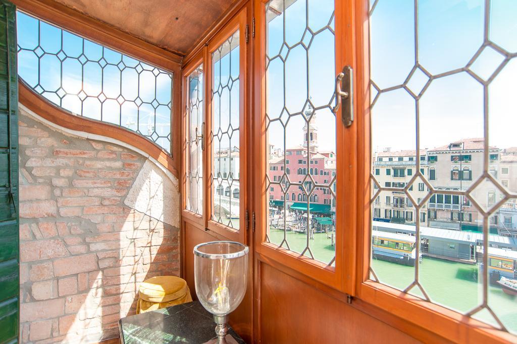 Rialto Terrace On The Grand Canal Apartment