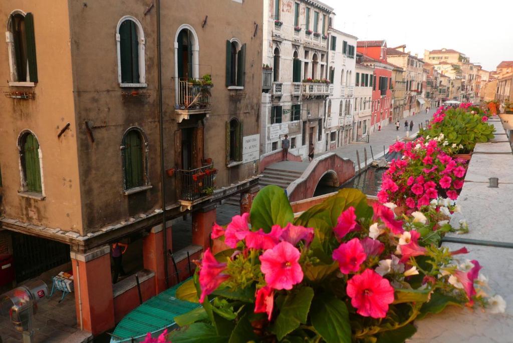 At Leonard Venice