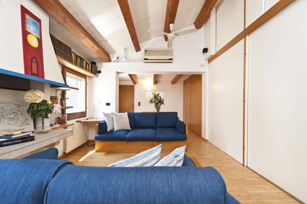 Samoro Jacuzzi Apartment