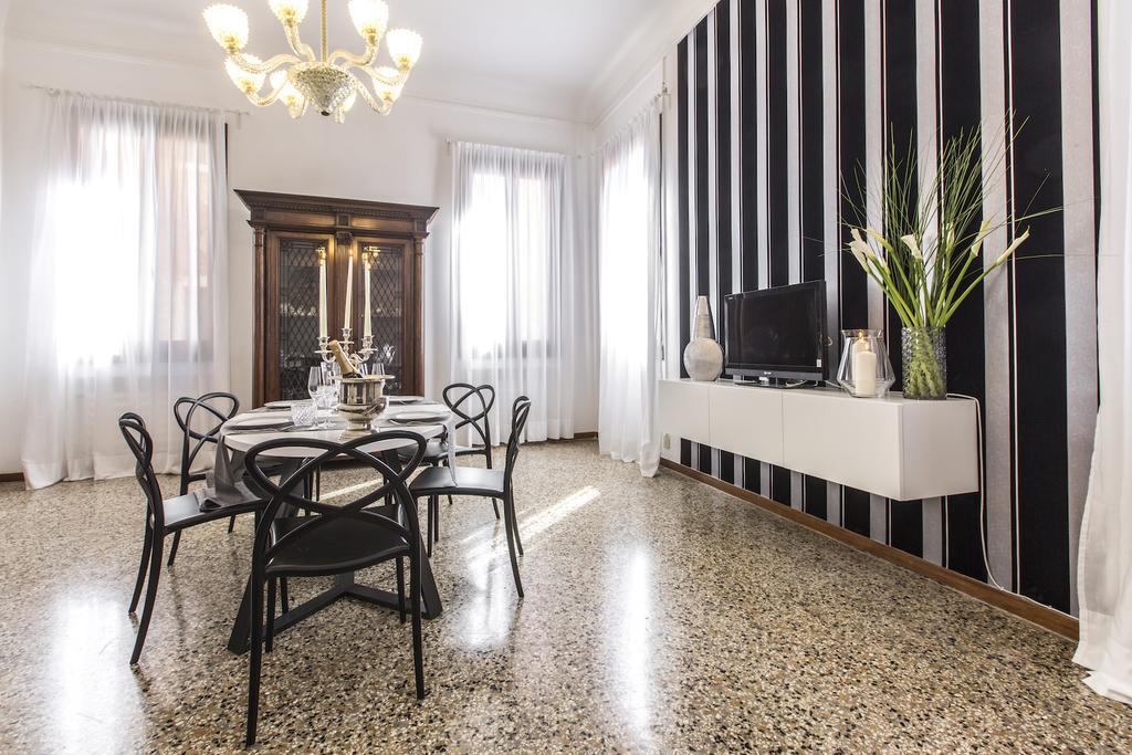 Rialto Design Boutique R&r *