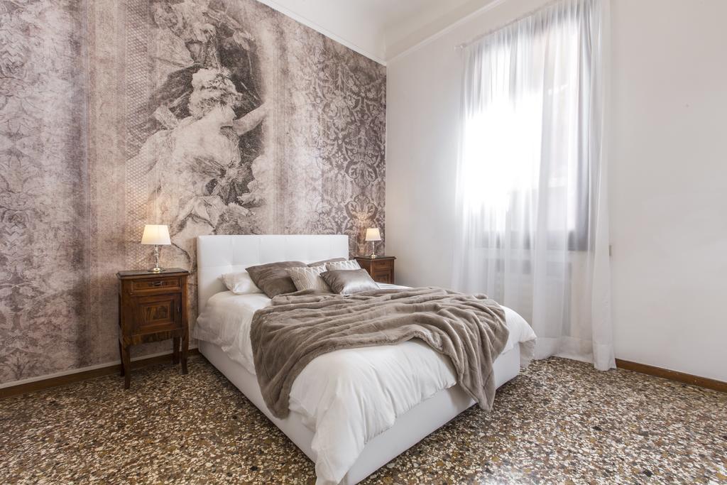 Rialto Design Boutique R&r Venice
