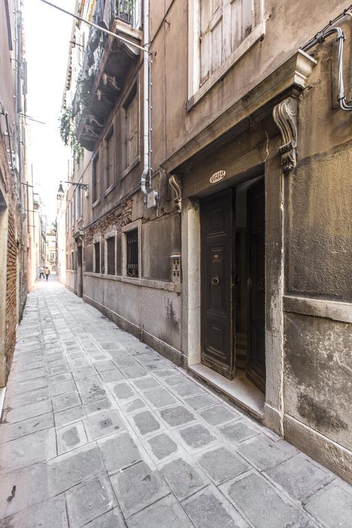 Rialto Design Boutique R&r * Venice