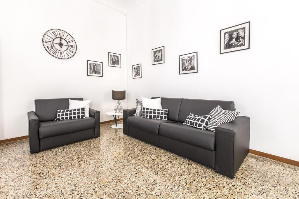 Rialto Design Boutique R&r * Venice