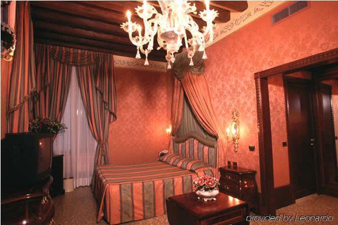 Al Ponte Dei Sospiri Hotel