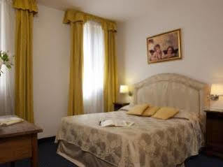 Palazzo Rosa Bed & Breakfast 3*