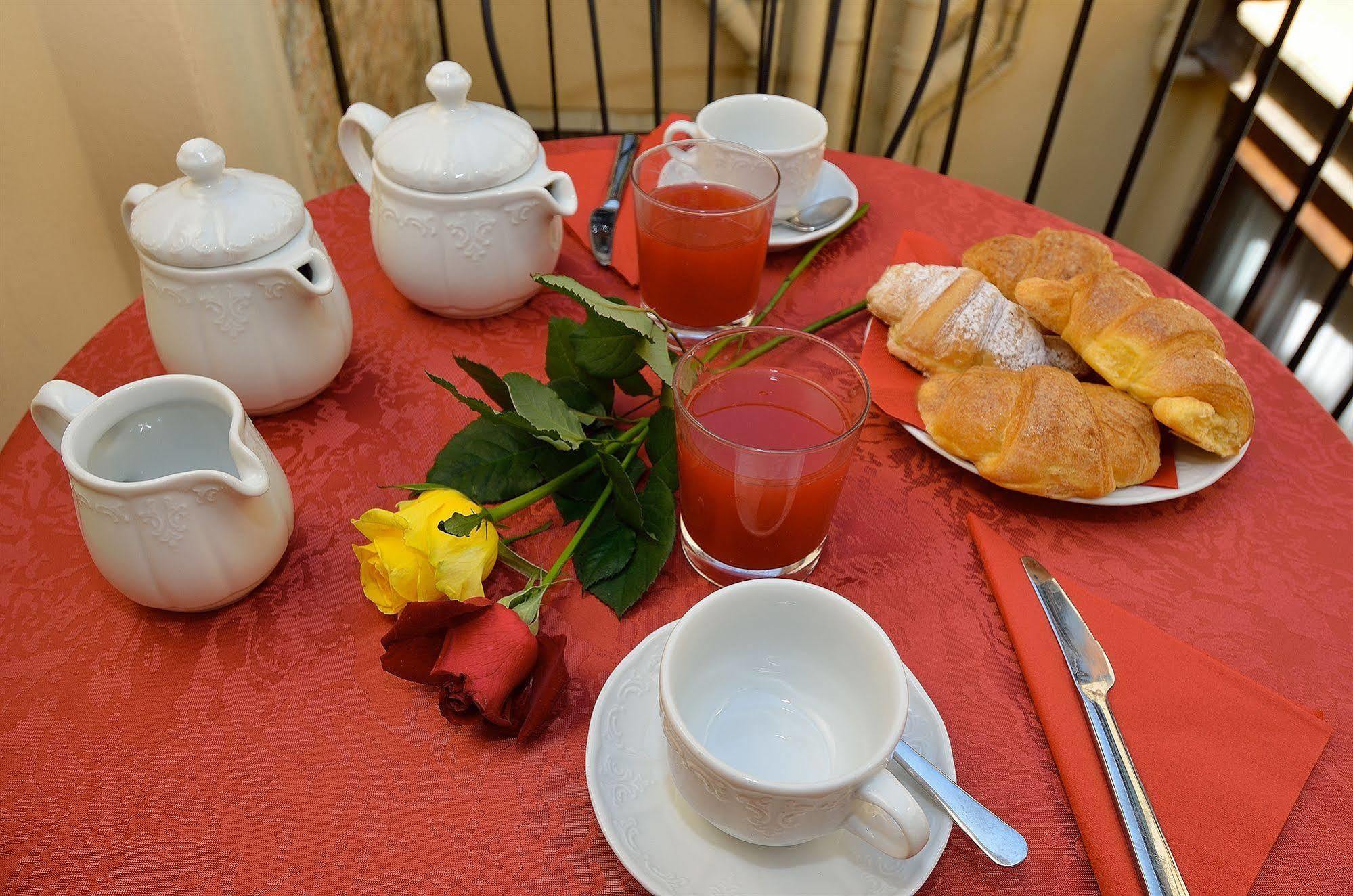 Residenza Goldoni Acomodação com café da manhã  3*