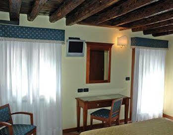Alloggi Marinella Inn 3*