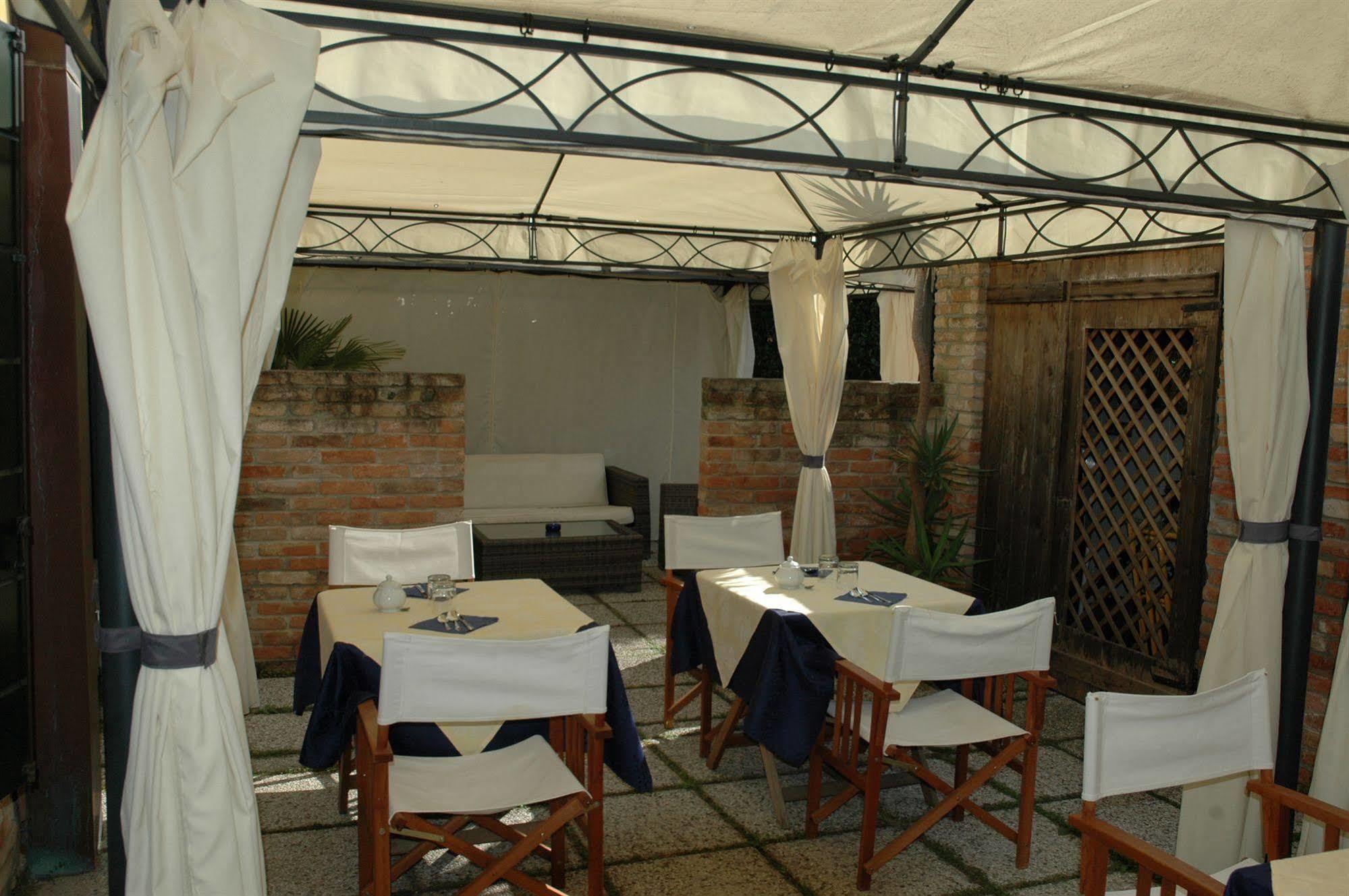 Inn Alloggi Marinella 3*