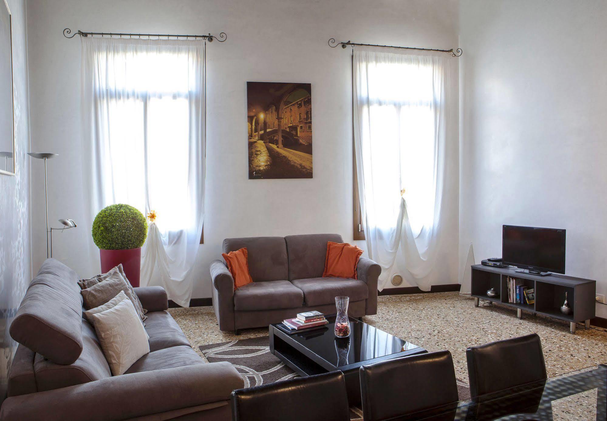 Ca Sant'angelo Apartment *