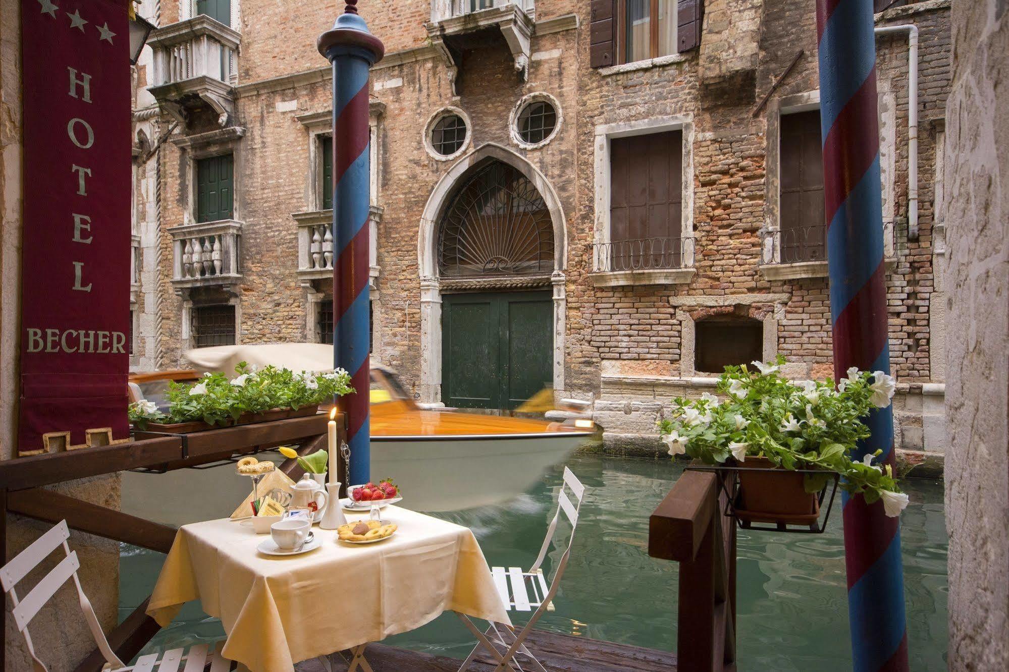 Becher 3* Venice