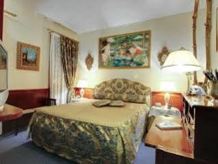 Regina Elena Apartment