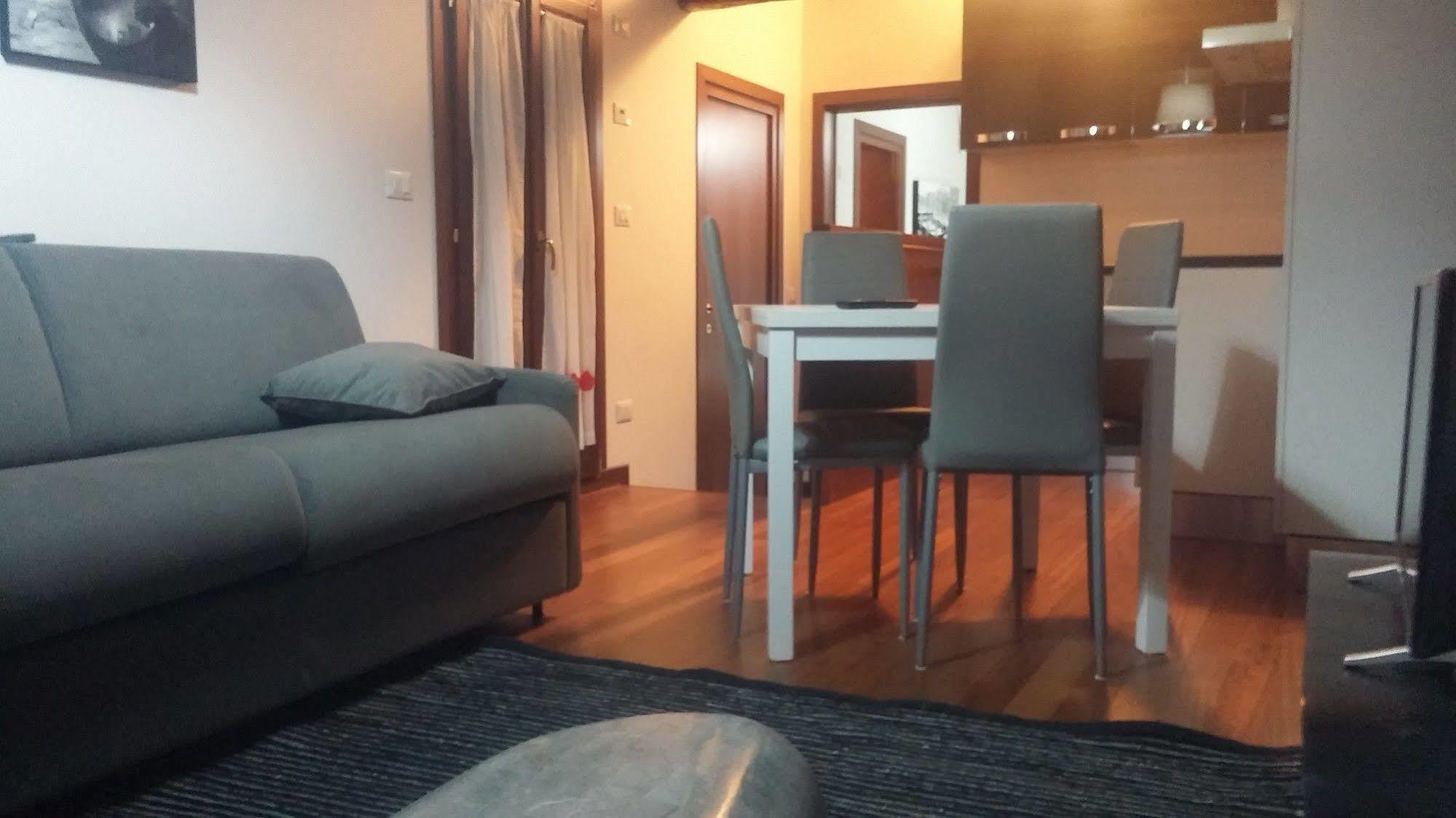 Apartment Good Wine