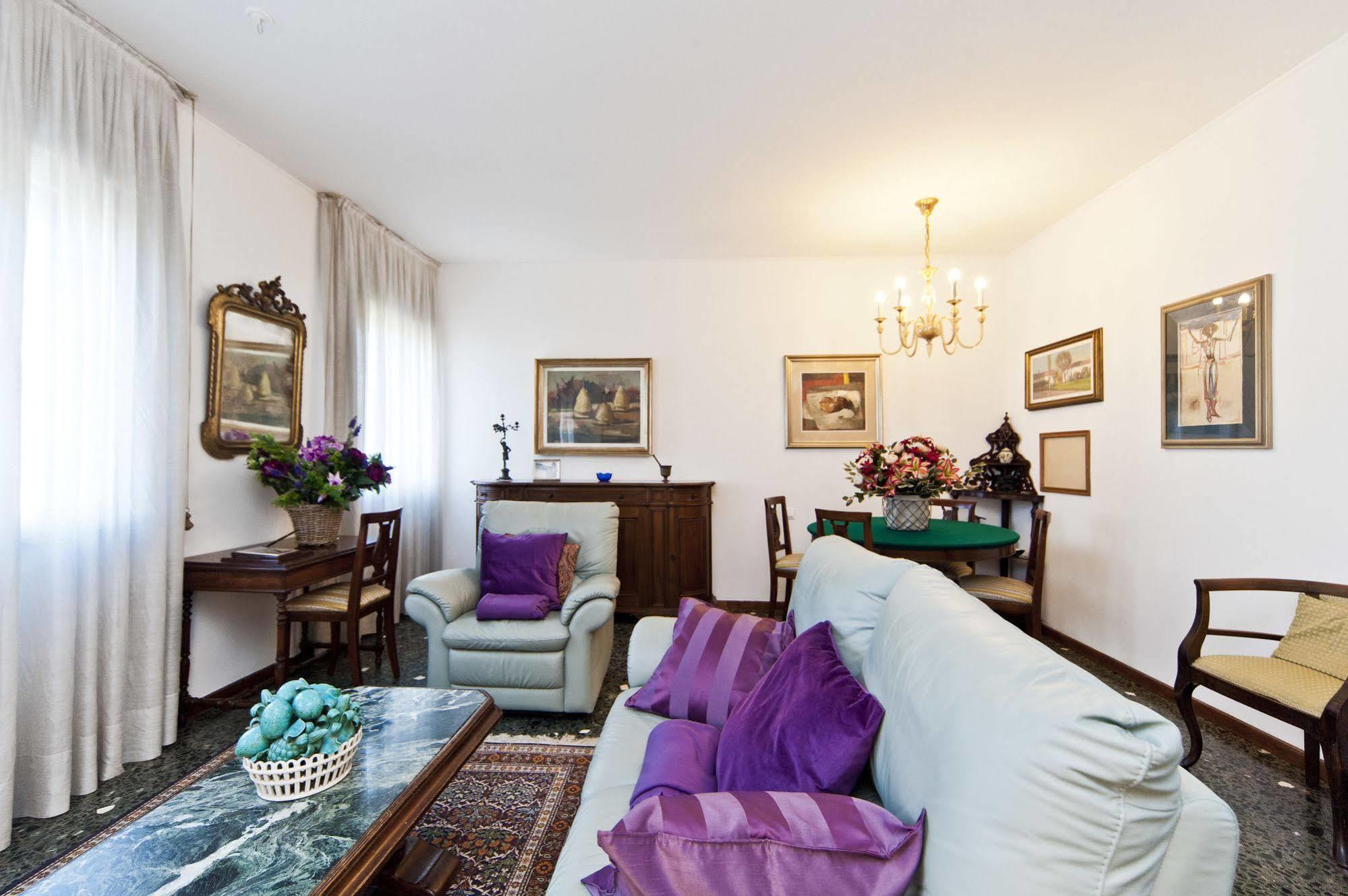 Ca' Teresa Train Station - Cruise Close Venice