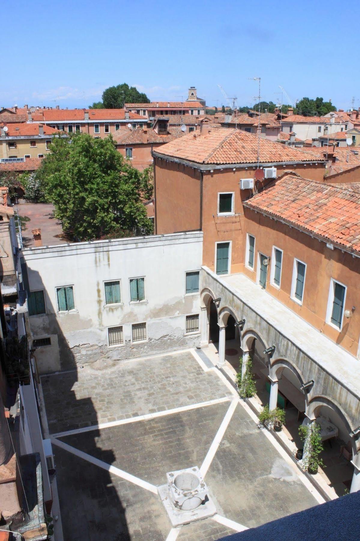 Hostel Biennale Albergue Veneza
