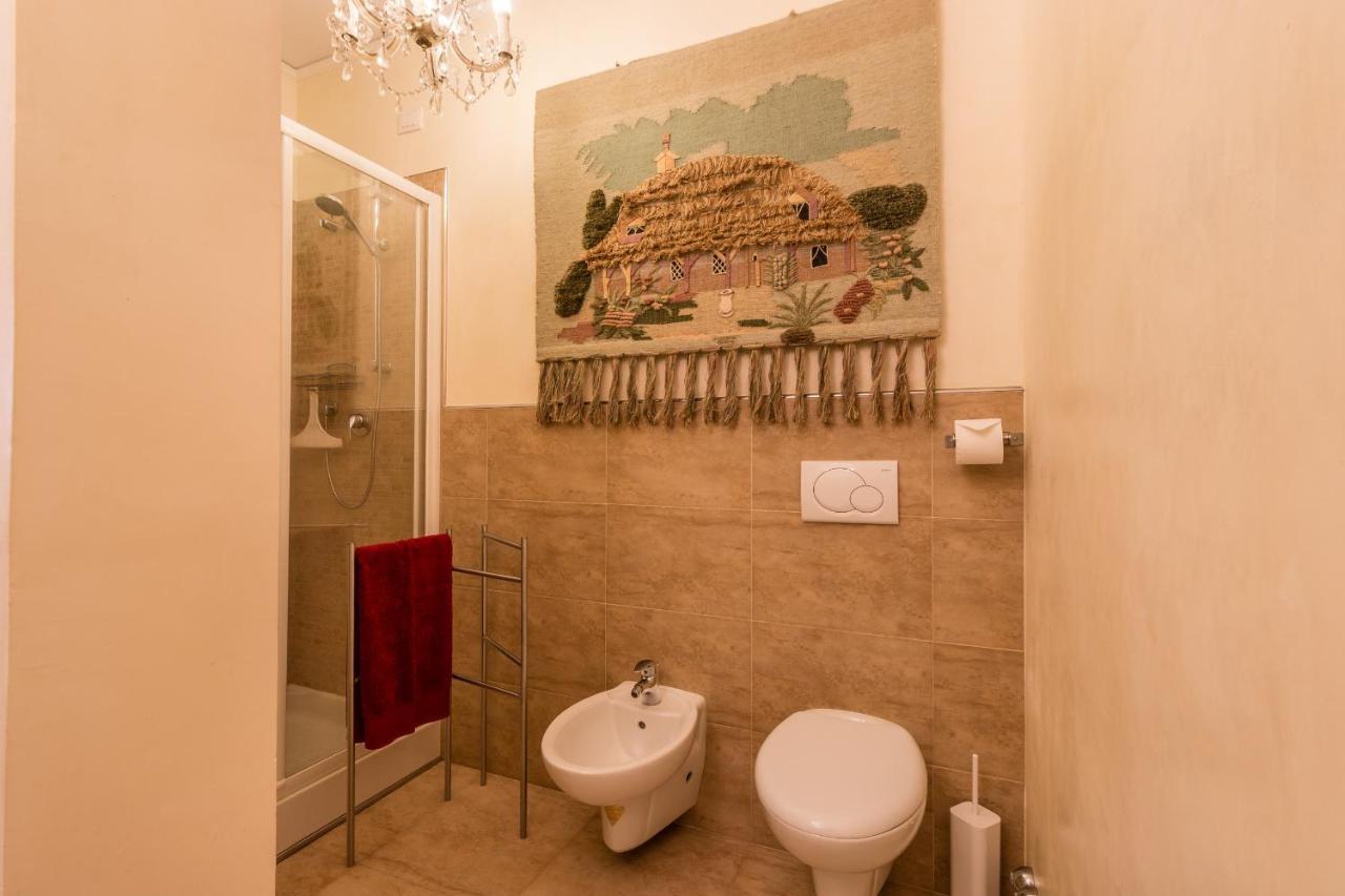 Doge's Pantheon & St.mark School In Hidden Apartment