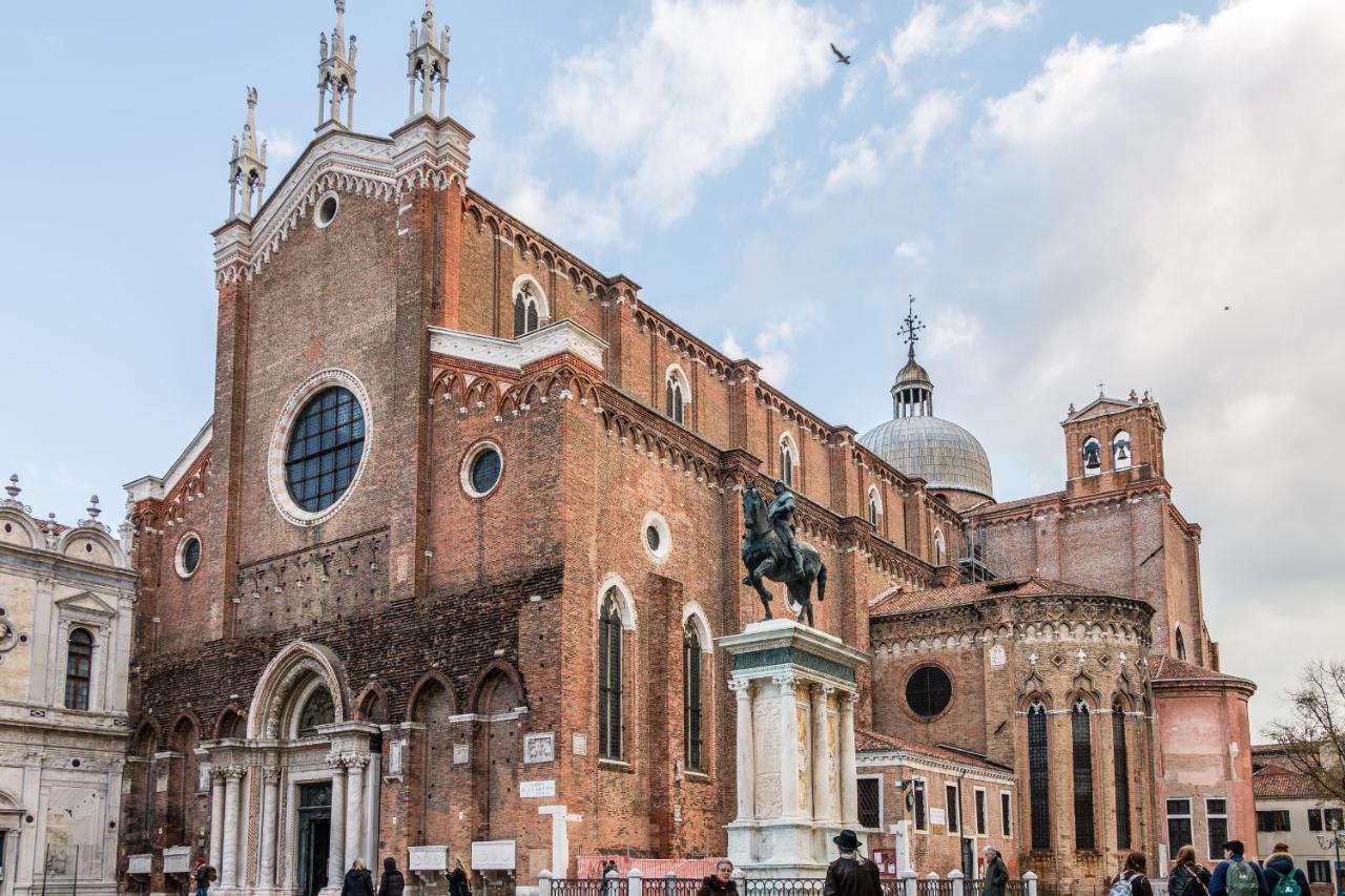 Doge's Pantheon & St.mark School In Hidden Apartment *