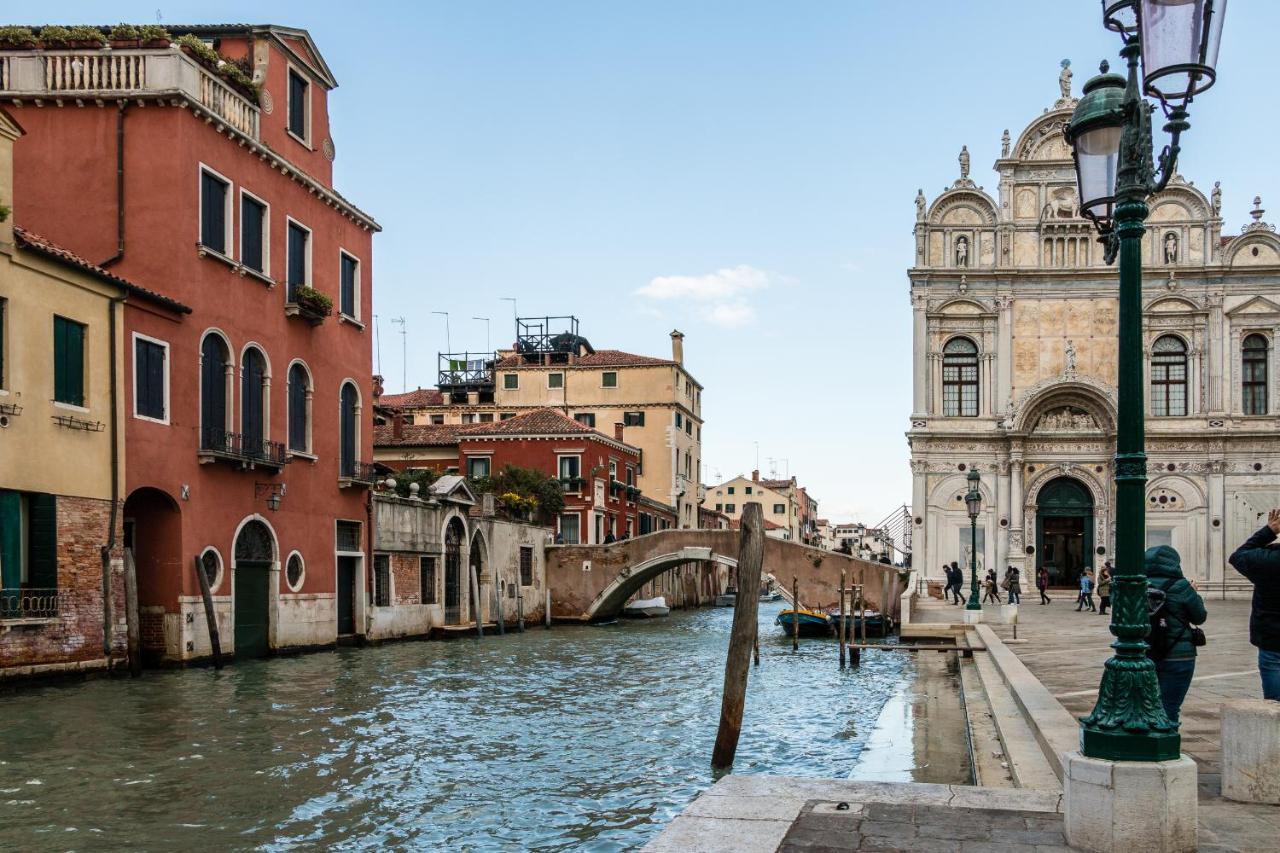 Doge's Pantheon & St.mark School In Hidden Apartment Venice
