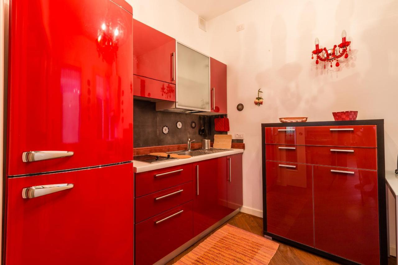 Doge's Pantheon & St.mark School In Hidden Apartment *