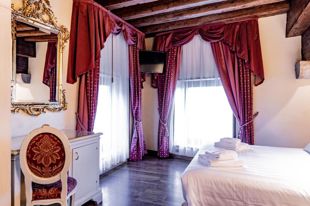 Hotel Vecellio On The Lagoon