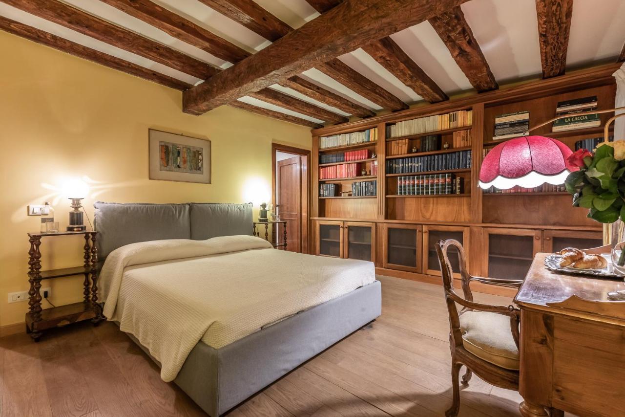 Apartment La Tana Cozy In Campo San Maurizio Venice