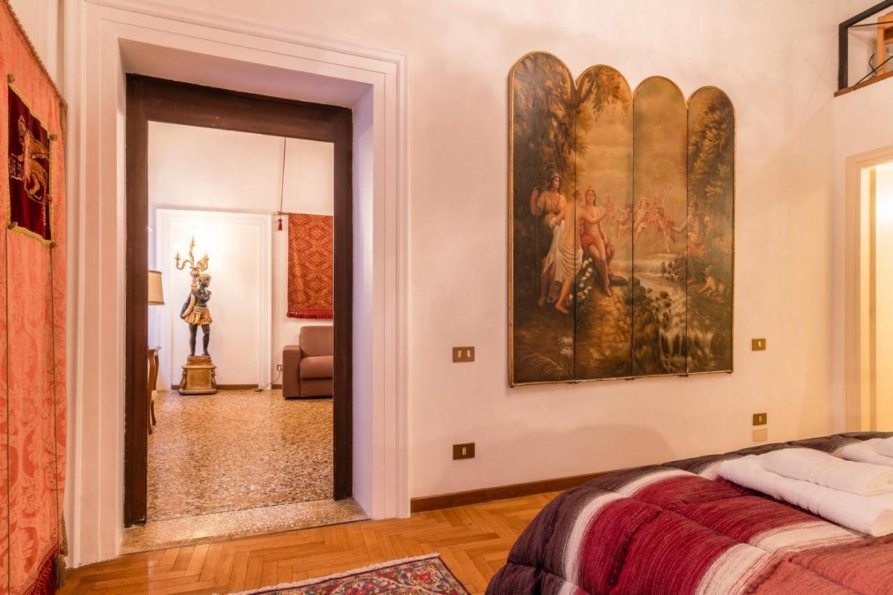 Fenice Backstage Over Canal Apartment *