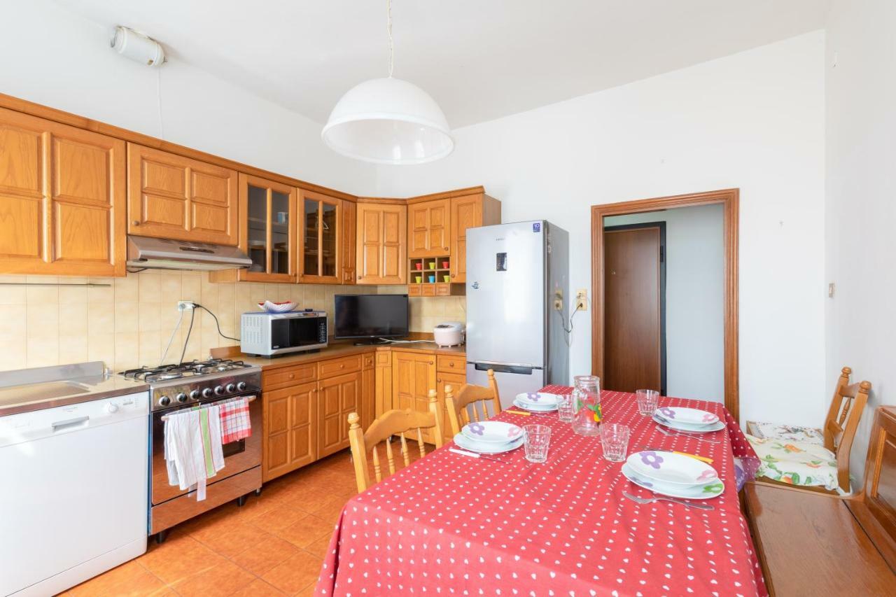 Near Station Santa Lucia Two Bedroom Apartment
