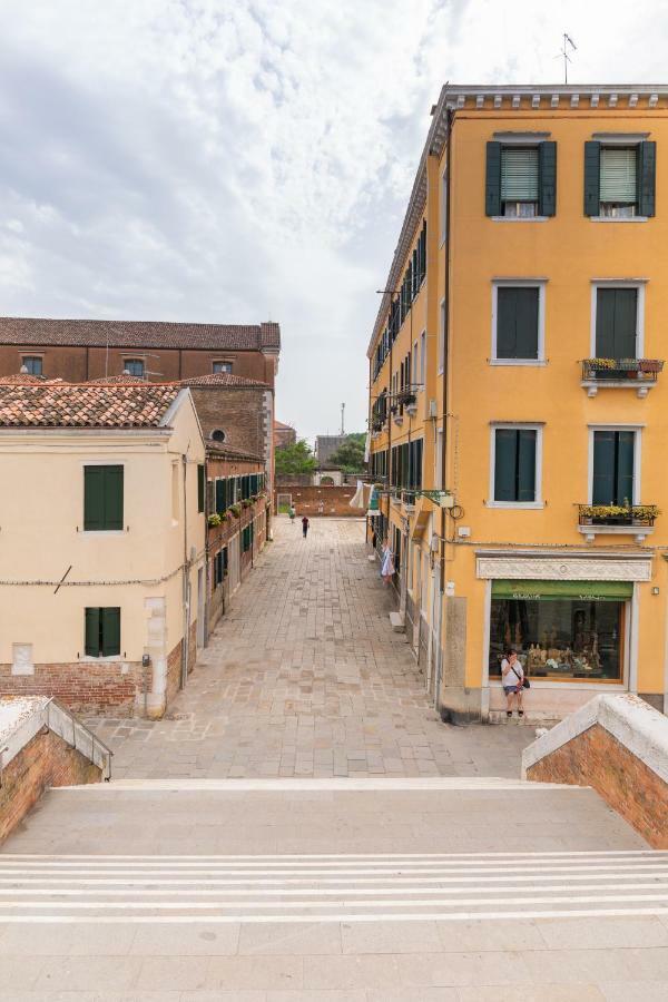 Near Station Santa Lucia Two Bedroom Apartment Venice