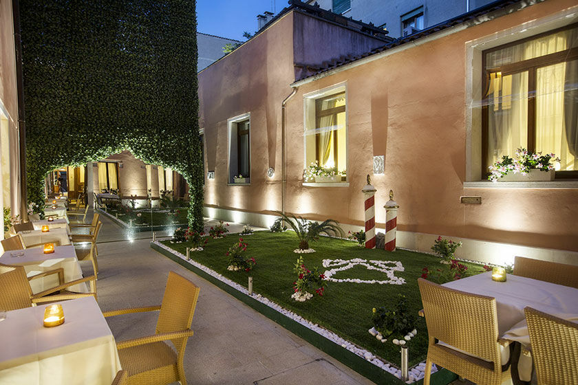 Ai Mori D'oriente Hotel 4*