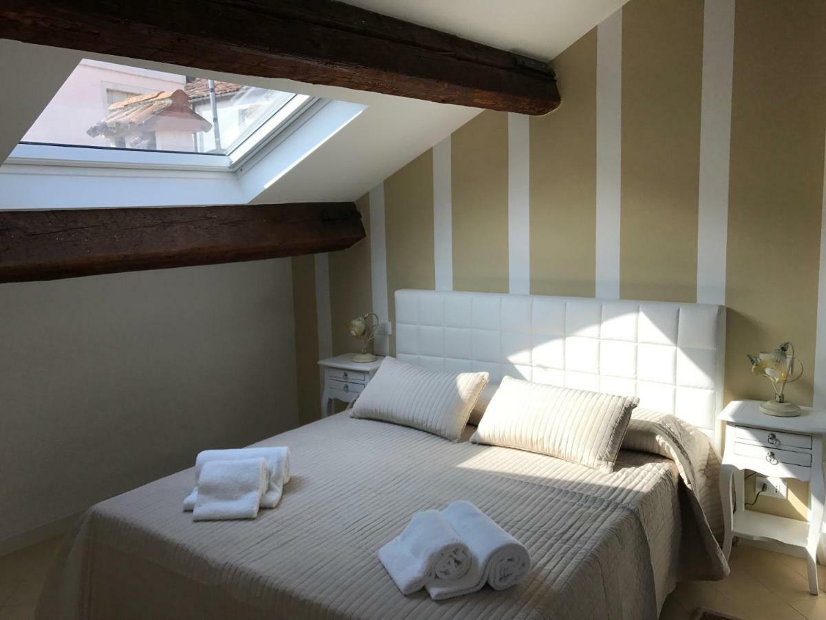 Moonlight Attic Apartment *