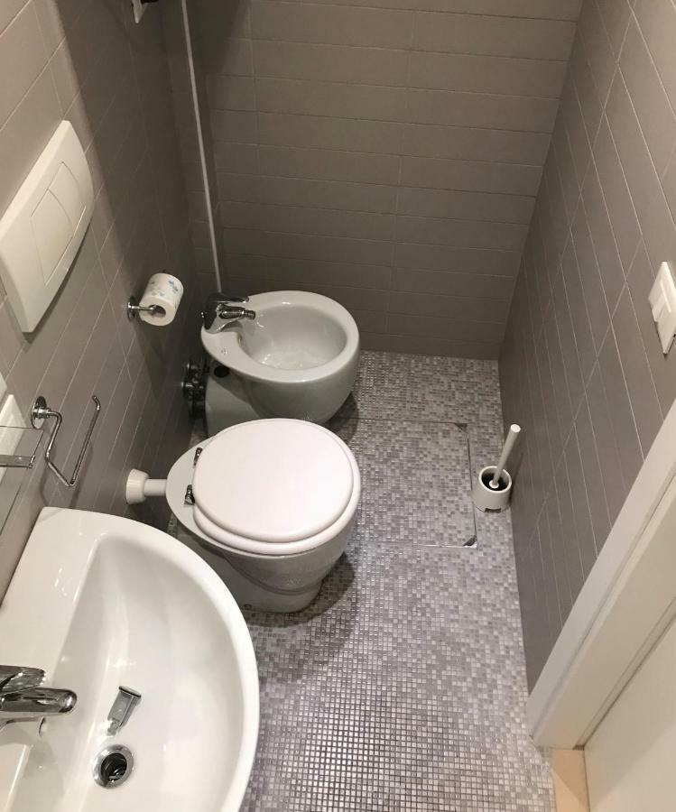 Santi Apostoli Apartment *