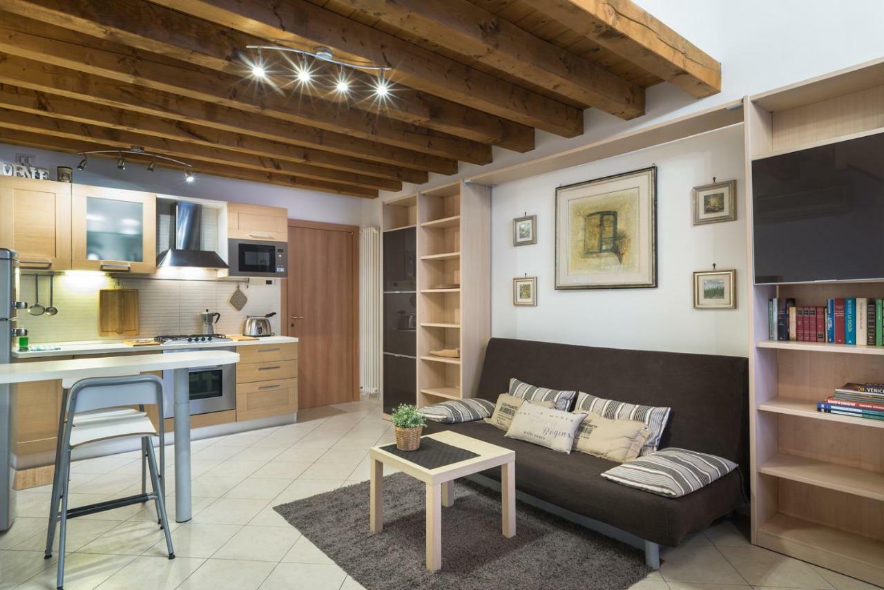 Duplex At The Entrance To 2 Bathroom And Terrace *