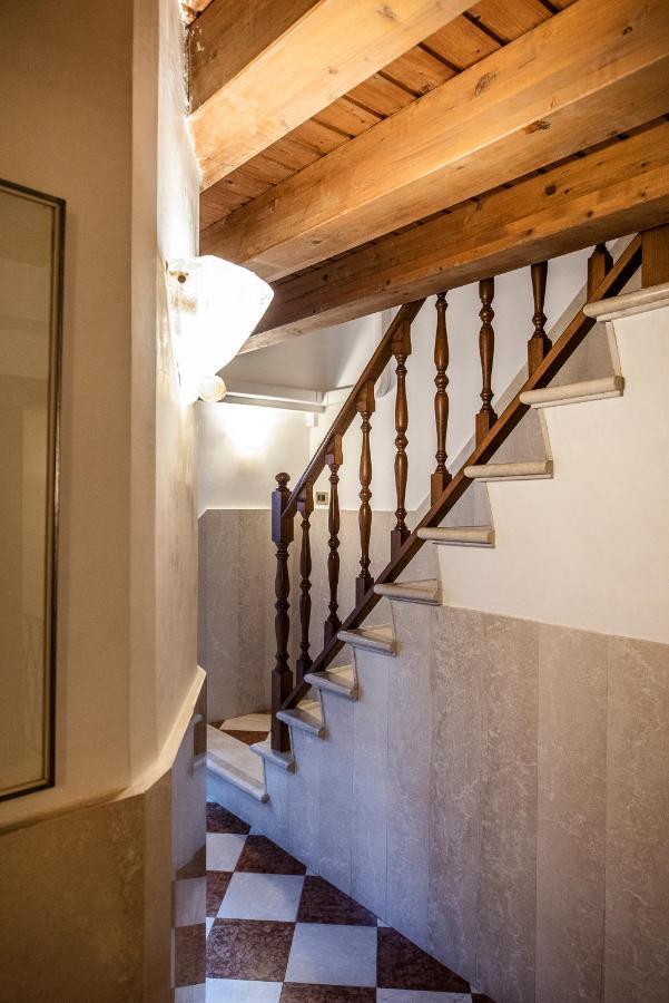 Anzolo Palace - & Guest house 2*