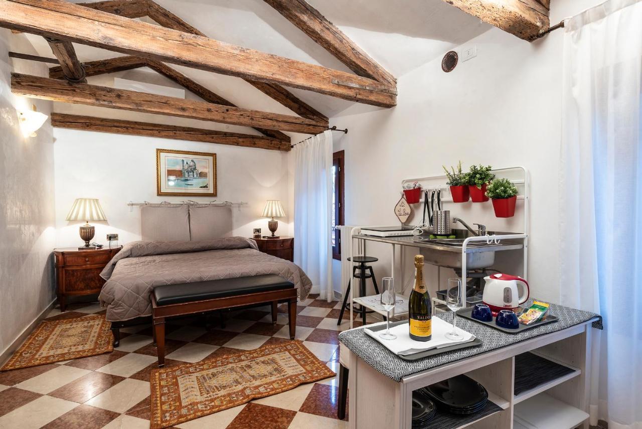 Anzolo Palace - & Venice